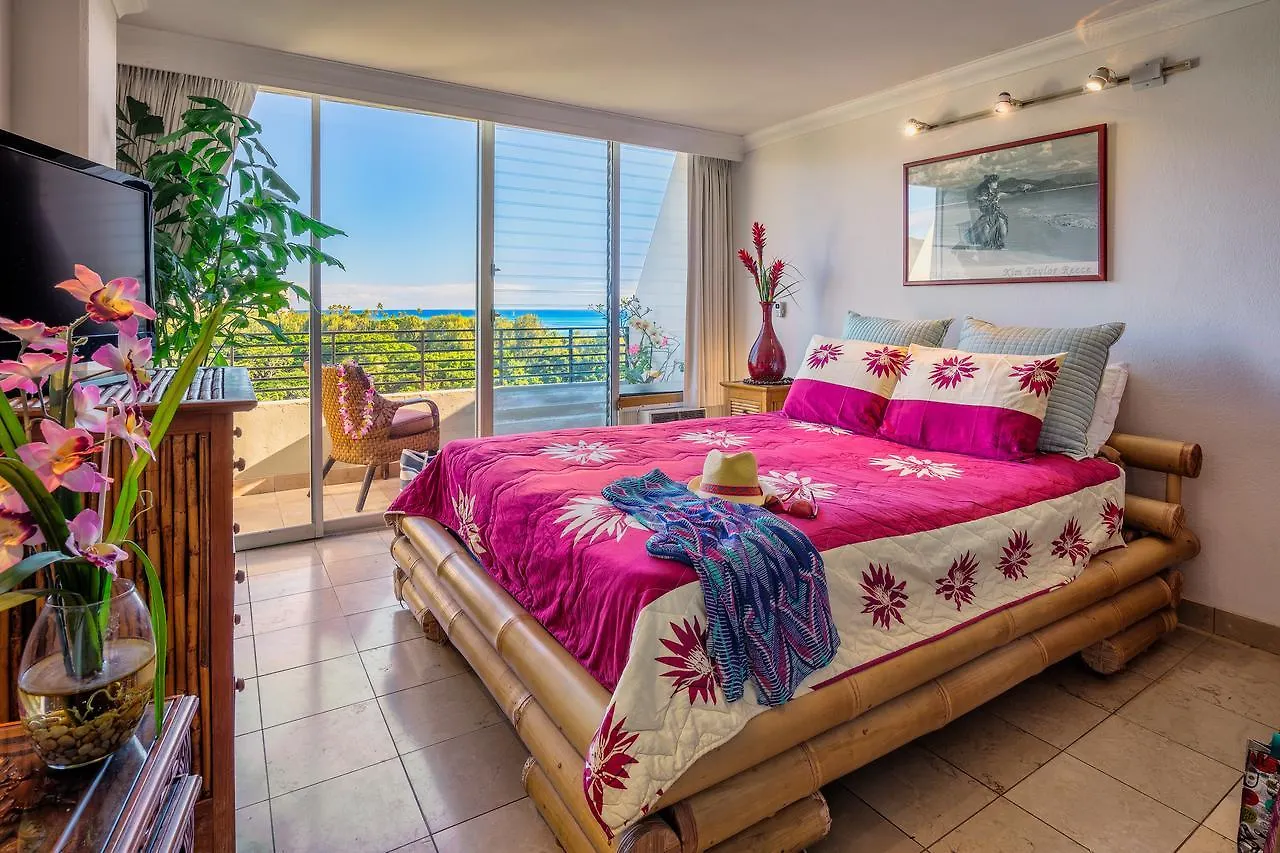 Castle At Waikiki Grand location